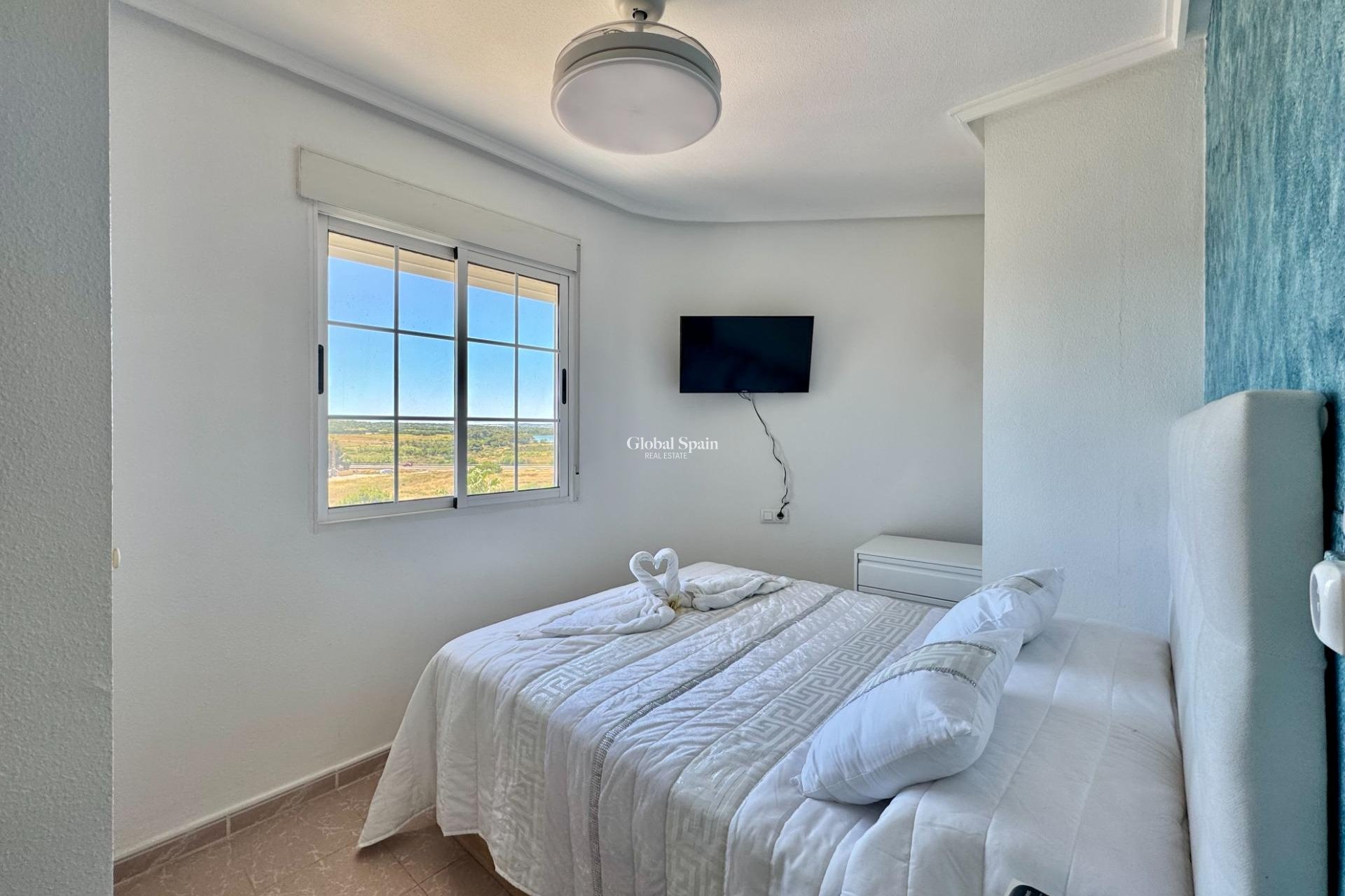 Wederverkoop - APPARTEMENT -
TORREVIEJA - Gaspar Perrelló