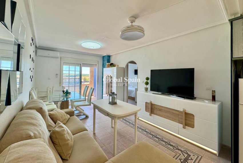 Wederverkoop - APPARTEMENT -
TORREVIEJA - Gaspar Perrelló