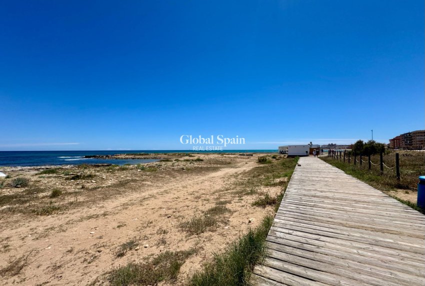 Wederverkoop - APPARTEMENT -
TORREVIEJA - Gaspar Perrelló