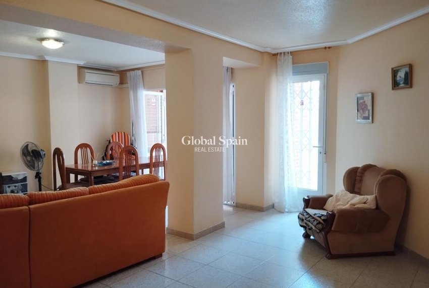 Wederverkoop - APPARTEMENT -
TORREVIEJA - HABANERAS PLAZA SANTA MARIA