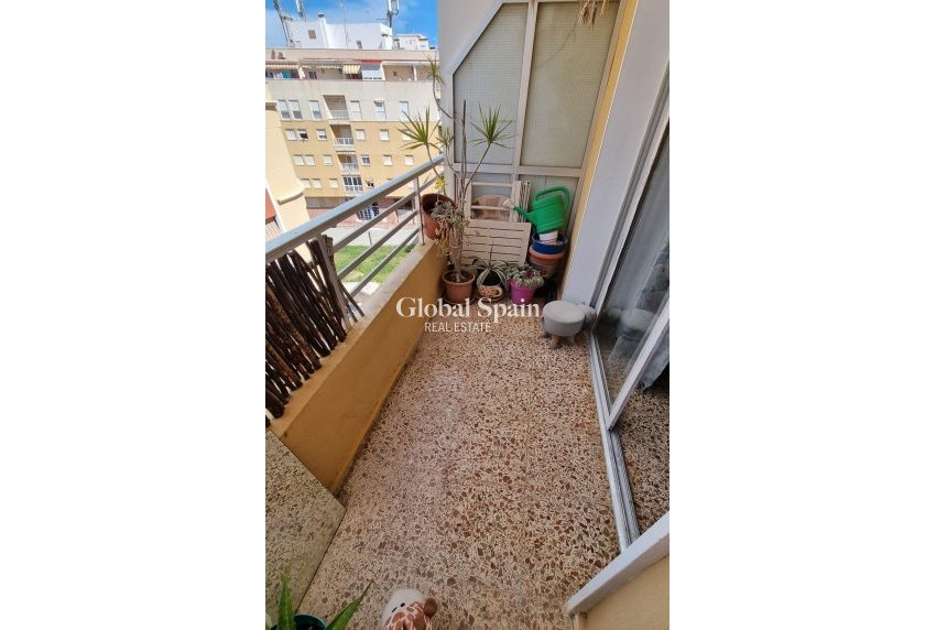 Wederverkoop - APPARTEMENT -
TORREVIEJA - Habaneras