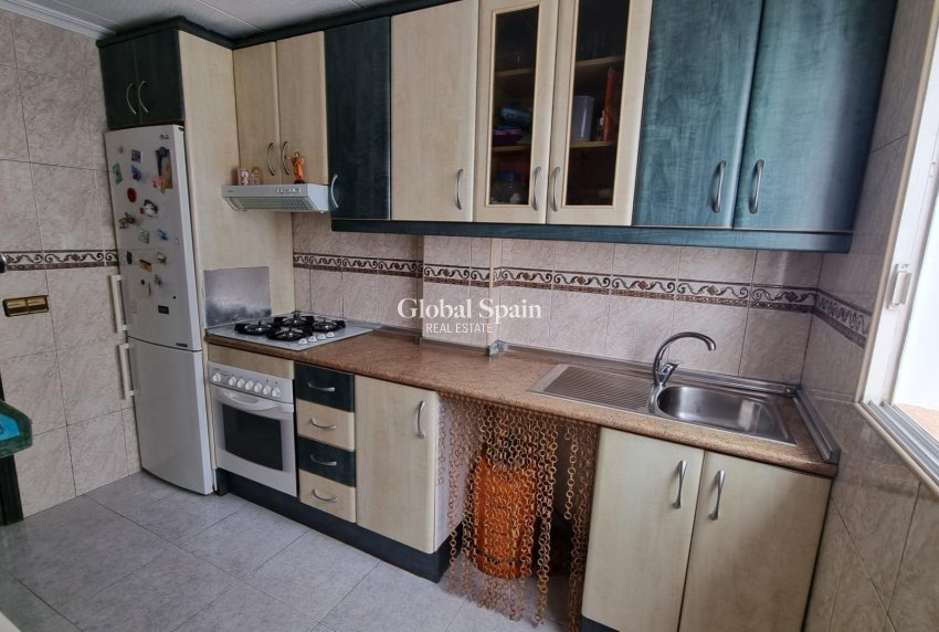 Wederverkoop - APPARTEMENT -
TORREVIEJA - Habaneras