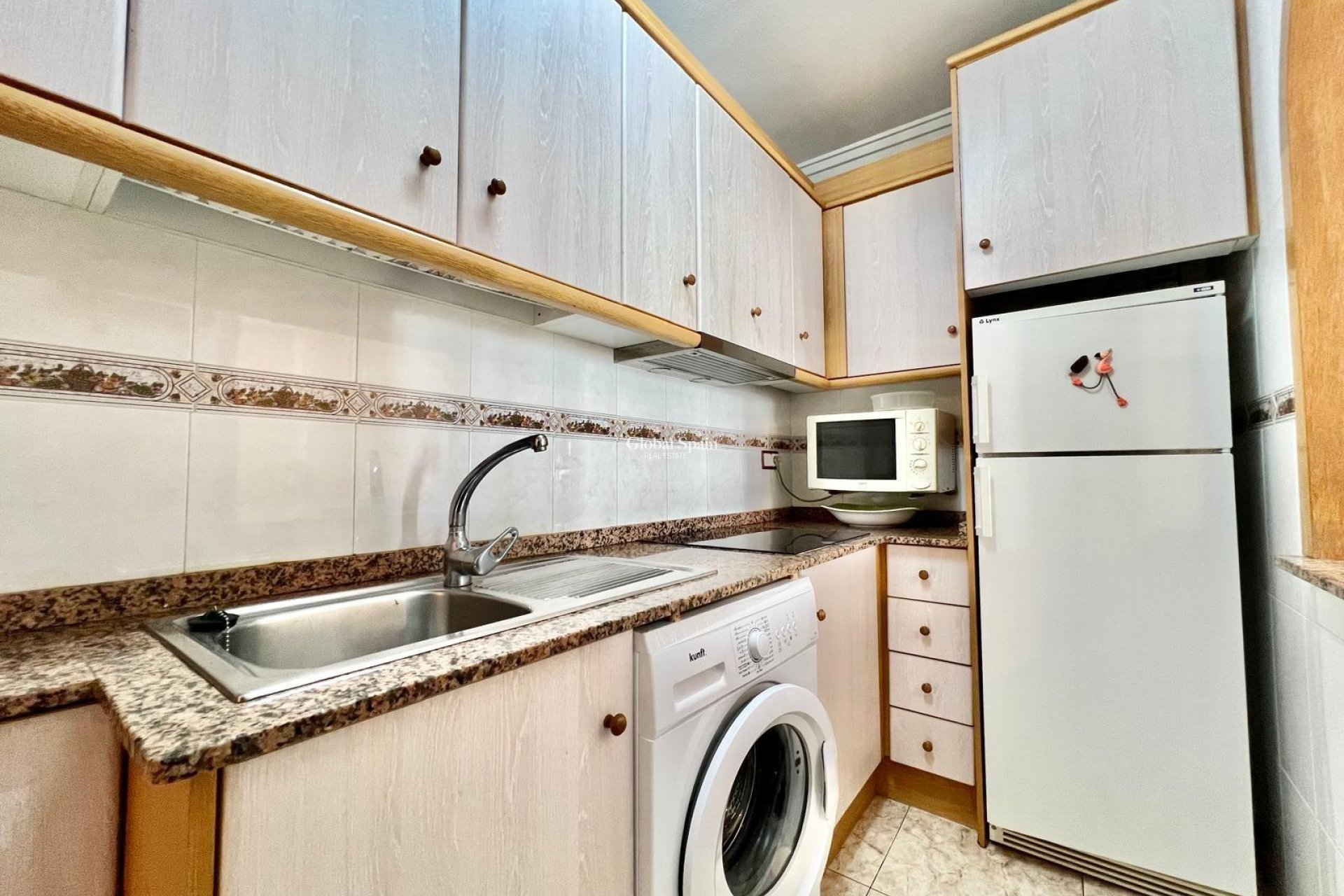 Wederverkoop - APPARTEMENT -
TORREVIEJA - Habaneras
