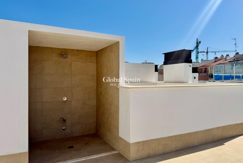 Wederverkoop - APPARTEMENT -
TORREVIEJA - Habaneras