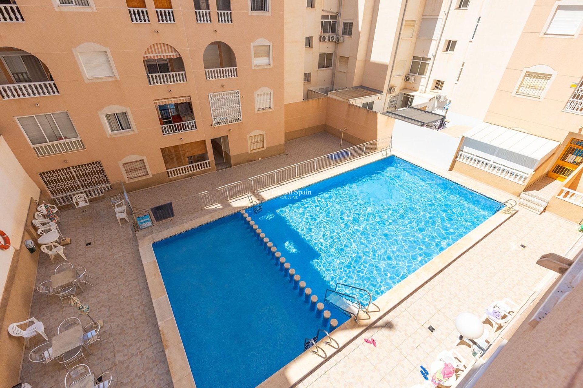 Wederverkoop - APPARTEMENT -
TORREVIEJA - Habaneras