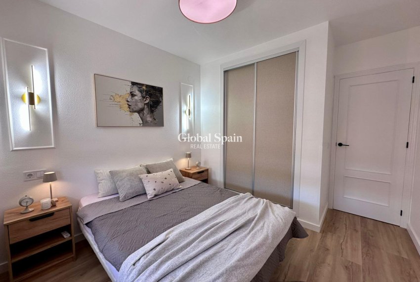 Wederverkoop - APPARTEMENT -
TORREVIEJA - Habaneras