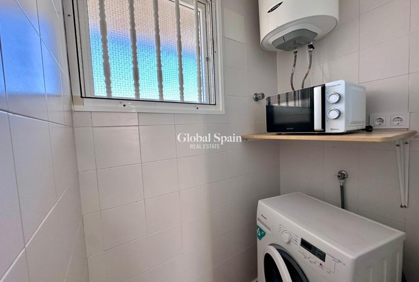 Wederverkoop - APPARTEMENT -
TORREVIEJA - Habaneras