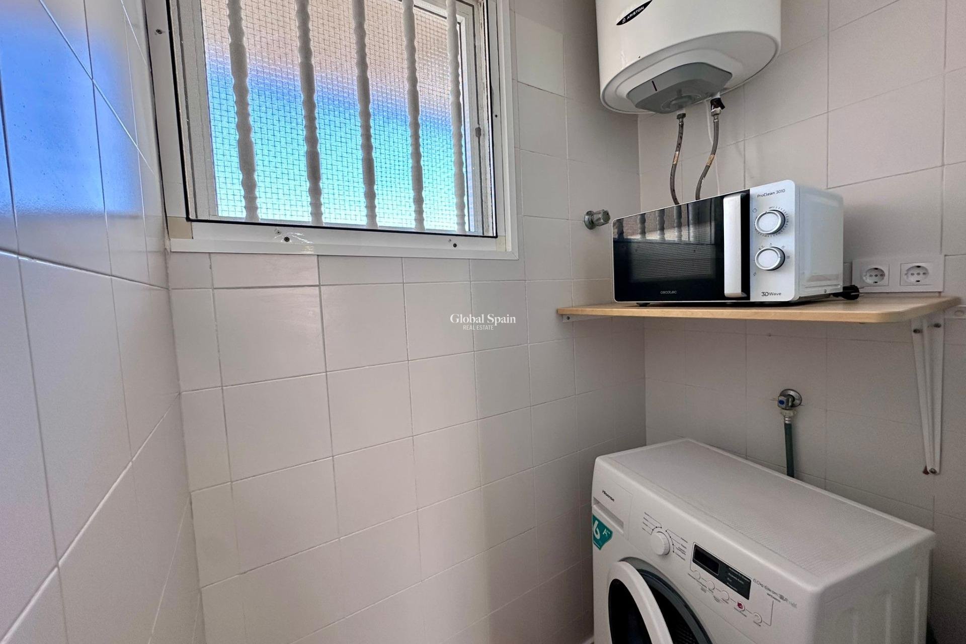 Wederverkoop - APPARTEMENT -
TORREVIEJA - Habaneras