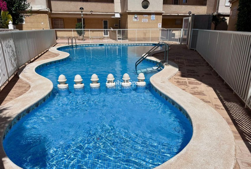 Wederverkoop - APPARTEMENT -
TORREVIEJA - Habaneras