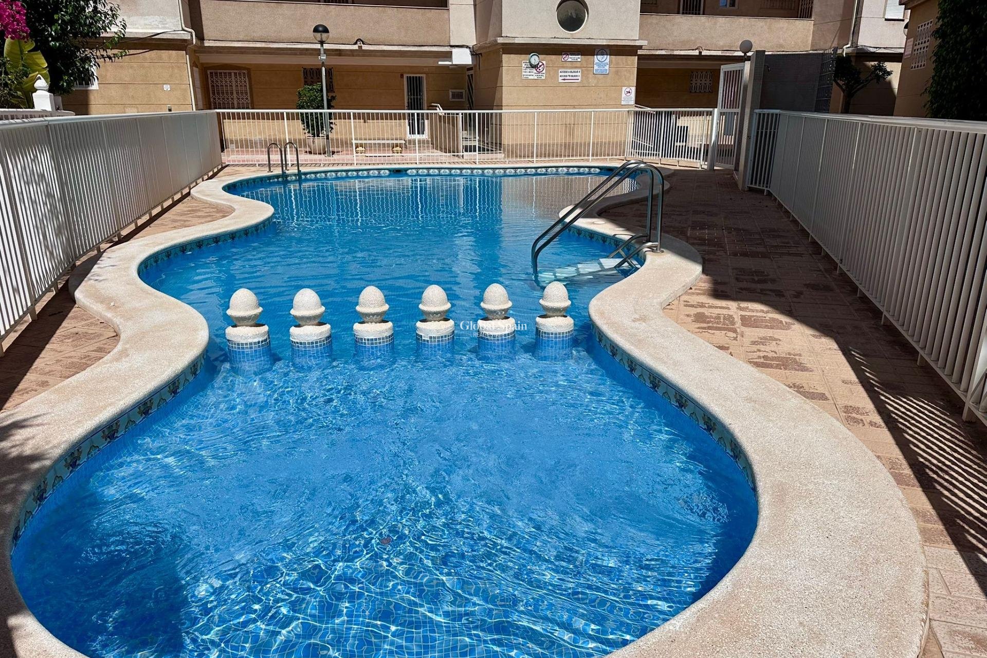 Wederverkoop - APPARTEMENT -
TORREVIEJA - Habaneras