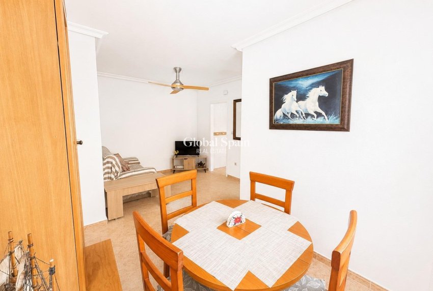Wederverkoop - APPARTEMENT -
TORREVIEJA - Habaneras