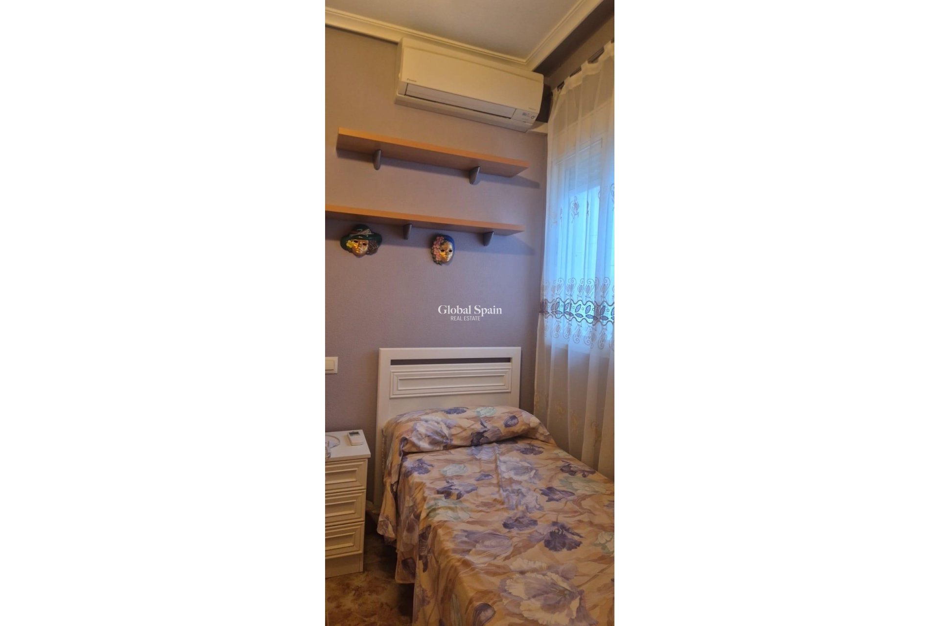 Wederverkoop - APPARTEMENT -
TORREVIEJA - La Mata pueblo