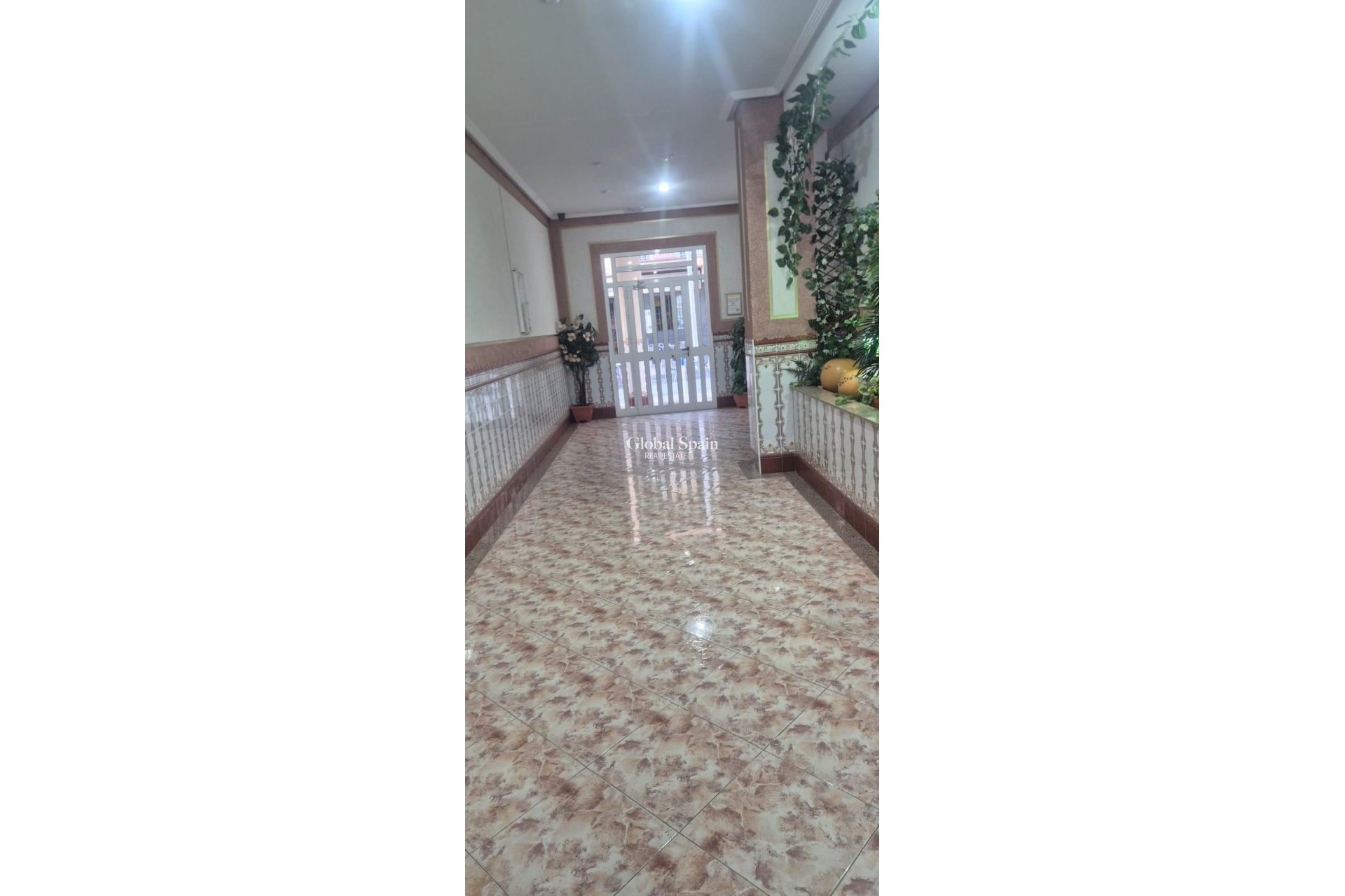 Wederverkoop - APPARTEMENT -
TORREVIEJA - La Mata pueblo