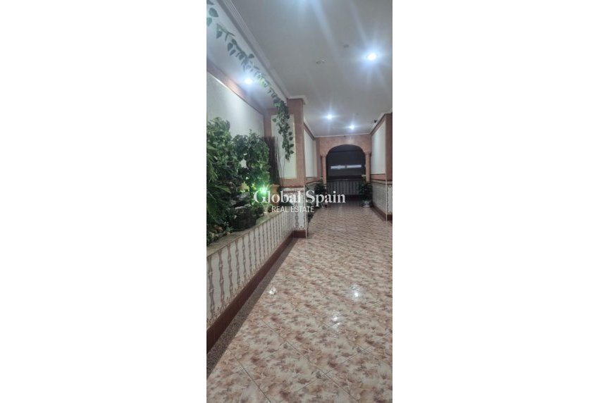 Wederverkoop - APPARTEMENT -
TORREVIEJA - La Mata pueblo