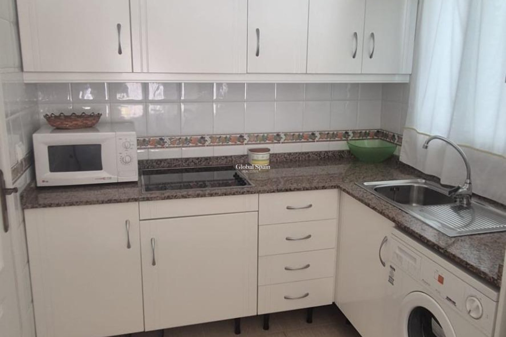 Wederverkoop - APPARTEMENT -
TORREVIEJA - La Mata pueblo