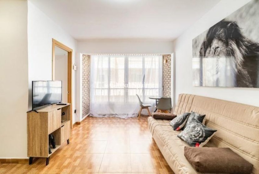 Wederverkoop - APPARTEMENT -
TORREVIEJA - La Mata pueblo