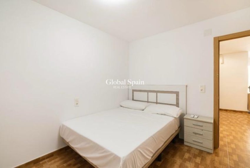 Wederverkoop - APPARTEMENT -
TORREVIEJA - La Mata pueblo