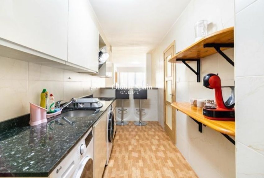 Wederverkoop - APPARTEMENT -
TORREVIEJA - La Mata pueblo