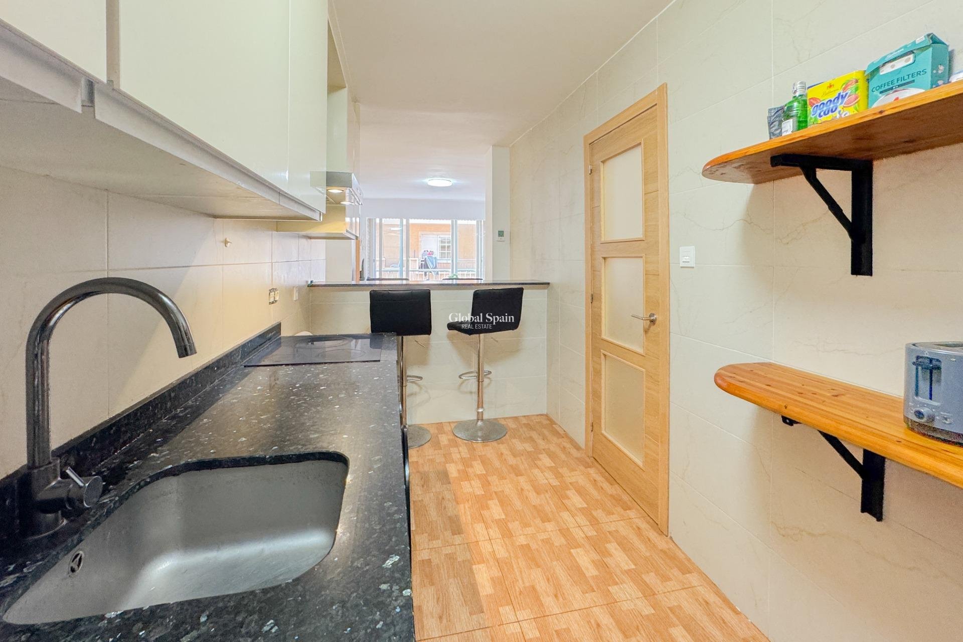 Wederverkoop - APPARTEMENT -
TORREVIEJA - La Mata pueblo