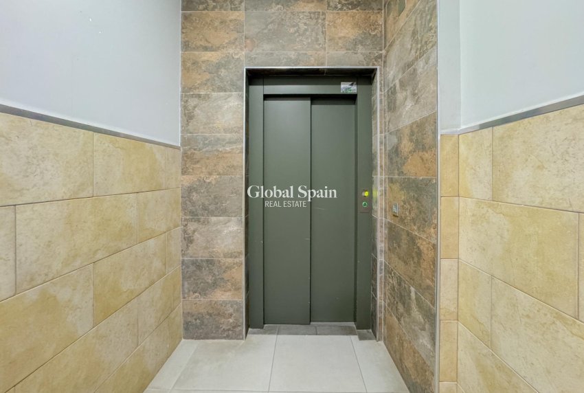 Wederverkoop - APPARTEMENT -
TORREVIEJA - La Mata pueblo