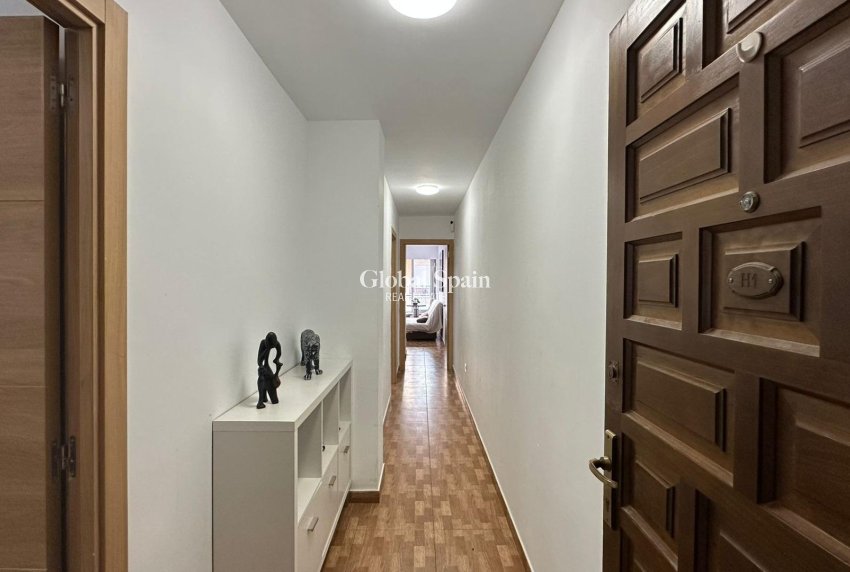 Wederverkoop - APPARTEMENT -
TORREVIEJA - La Mata pueblo