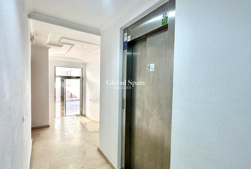 Wederverkoop - APPARTEMENT -
TORREVIEJA - La Mata pueblo