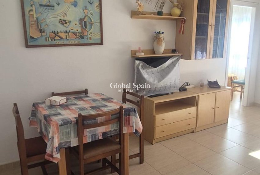 Wederverkoop - APPARTEMENT -
TORREVIEJA - La Mata pueblo