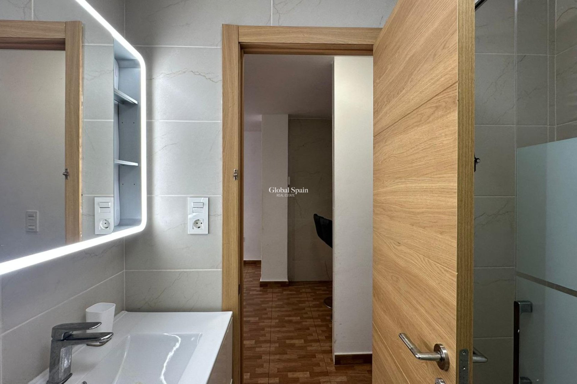 Wederverkoop - APPARTEMENT -
TORREVIEJA - La Mata pueblo