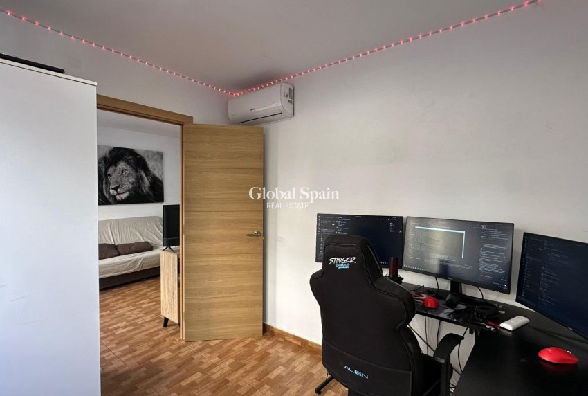 Wederverkoop - APPARTEMENT -
TORREVIEJA - La Mata pueblo