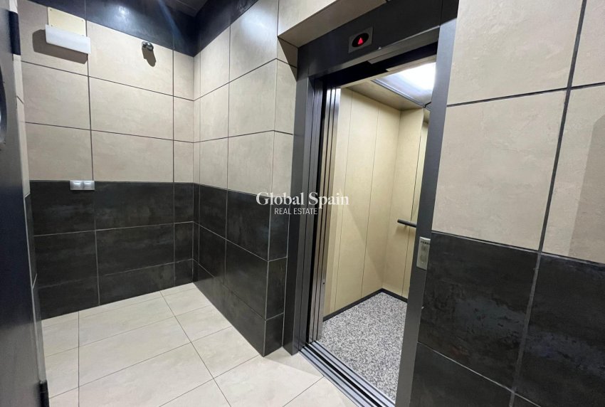 Wederverkoop - APPARTEMENT -
TORREVIEJA - La Mata pueblo