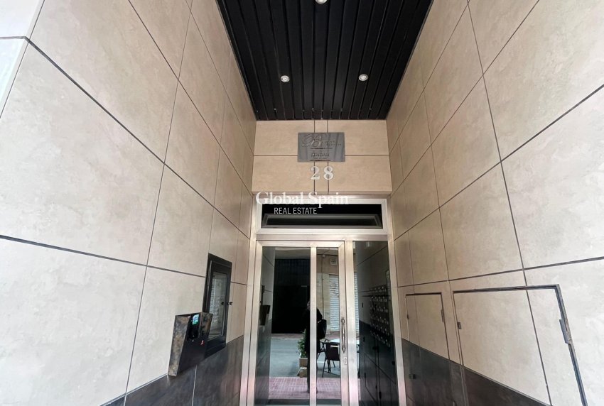 Wederverkoop - APPARTEMENT -
TORREVIEJA - La Mata pueblo