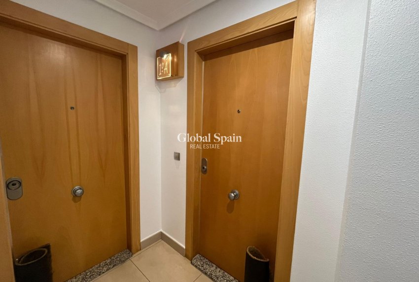 Wederverkoop - APPARTEMENT -
TORREVIEJA - La Mata pueblo