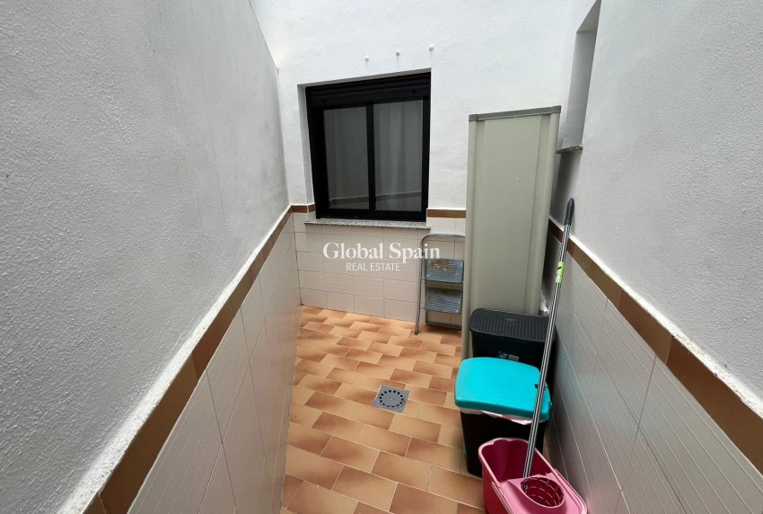 Wederverkoop - APPARTEMENT -
TORREVIEJA - La Mata pueblo