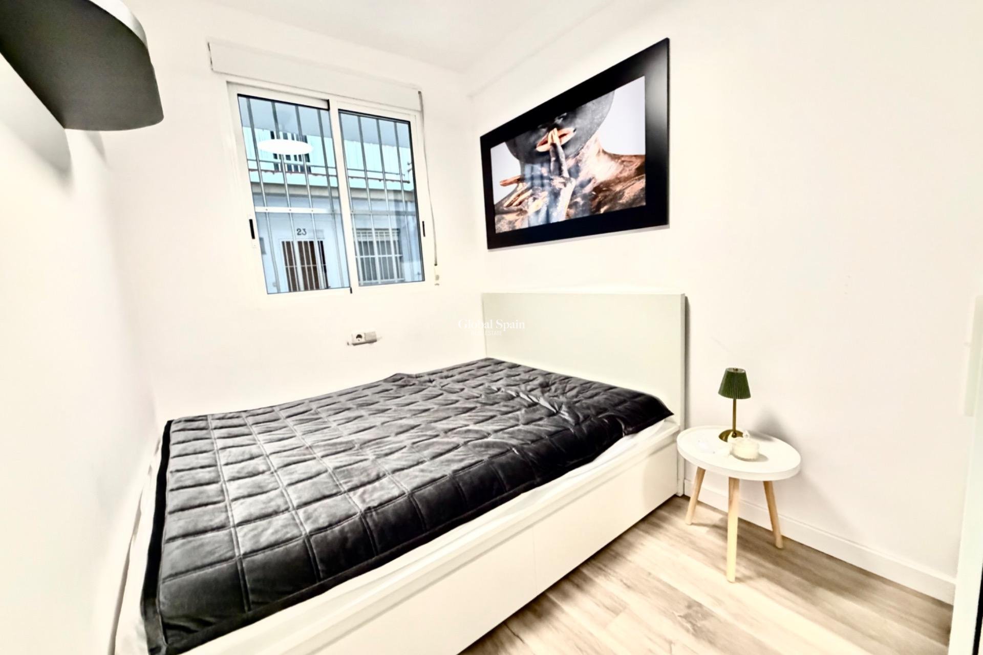 Wederverkoop - APPARTEMENT -
TORREVIEJA - La Mata pueblo