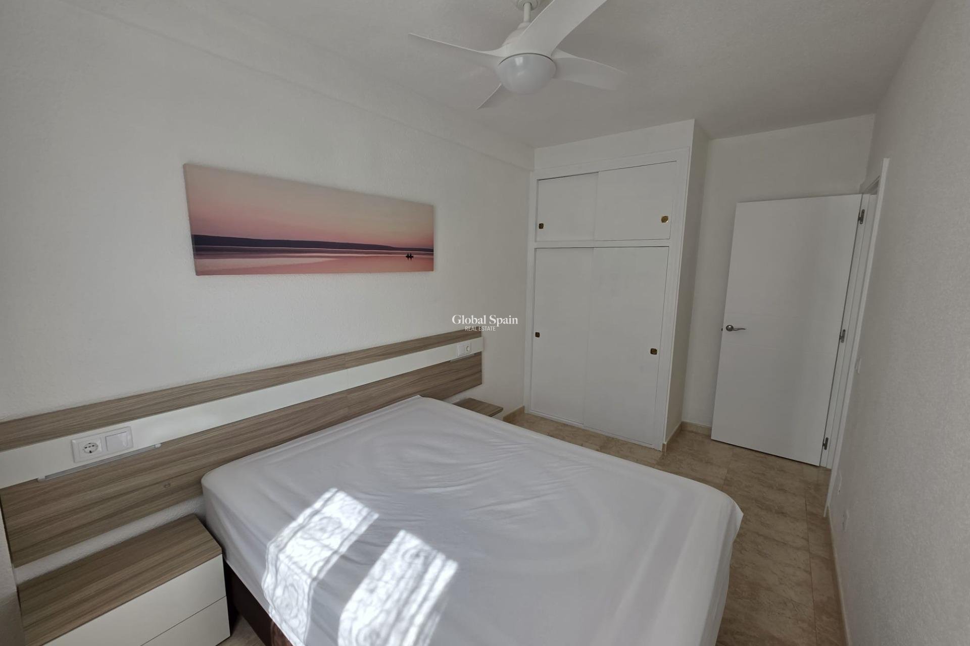 Wederverkoop - APPARTEMENT -
TORREVIEJA - La Mata pueblo