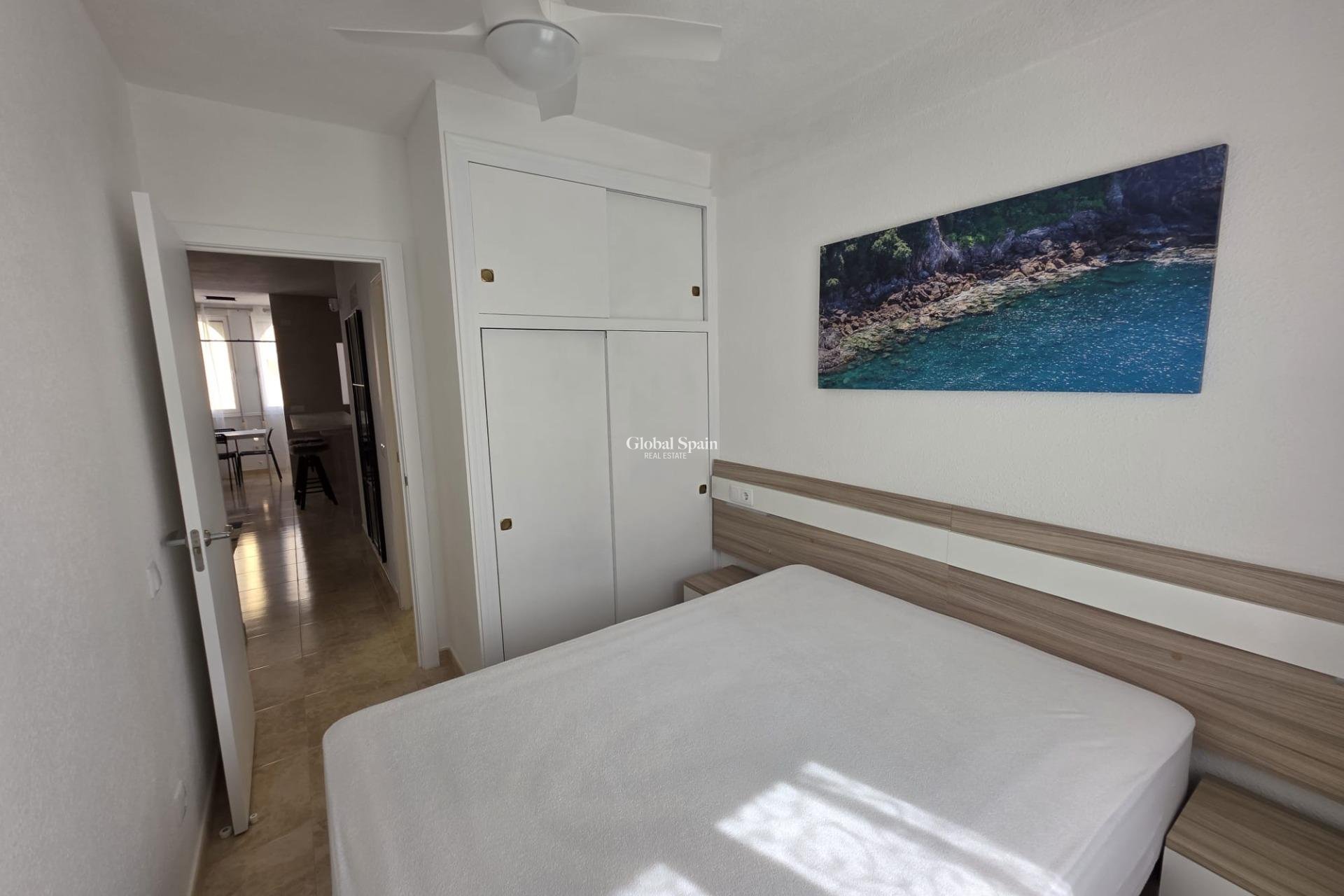 Wederverkoop - APPARTEMENT -
TORREVIEJA - La Mata pueblo