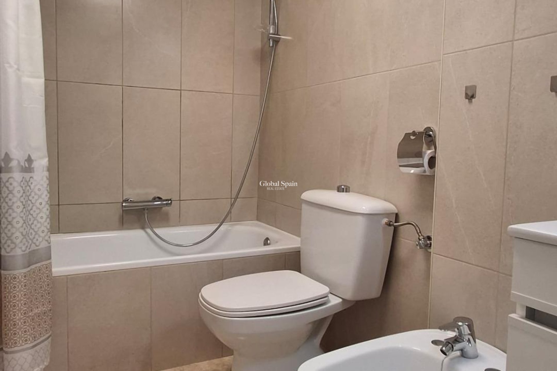 Wederverkoop - APPARTEMENT -
TORREVIEJA - La Mata pueblo