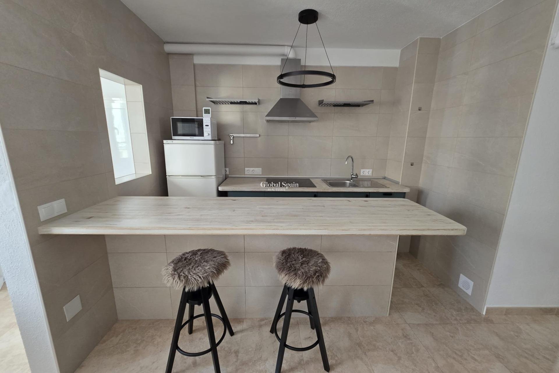 Wederverkoop - APPARTEMENT -
TORREVIEJA - La Mata pueblo