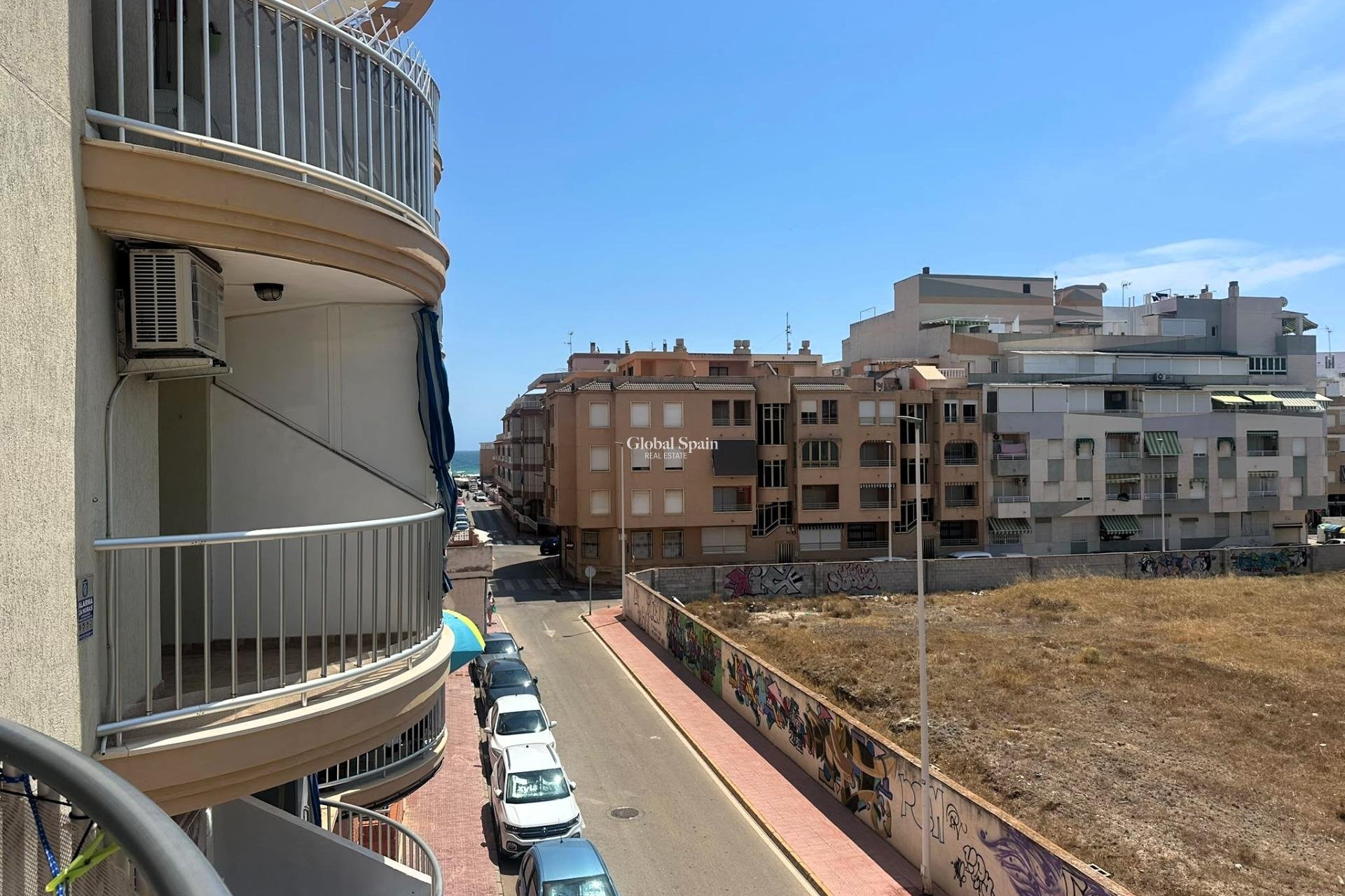 Wederverkoop - APPARTEMENT -
TORREVIEJA - La Mata pueblo