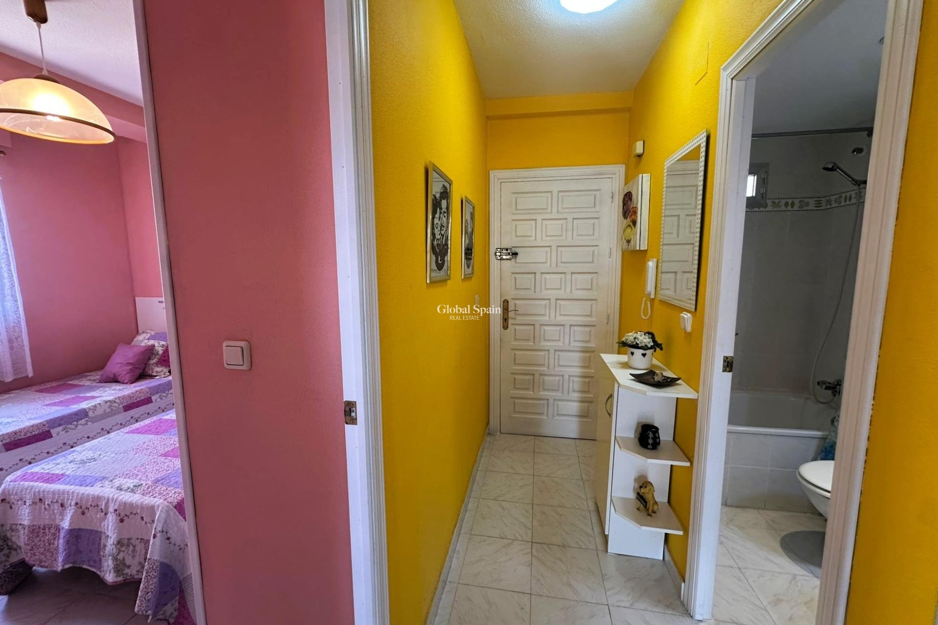 Wederverkoop - APPARTEMENT -
TORREVIEJA - La Mata pueblo