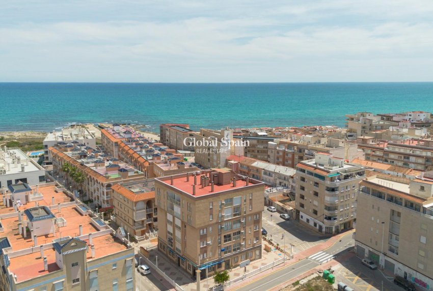 Wederverkoop - APPARTEMENT -
TORREVIEJA - La Mata pueblo