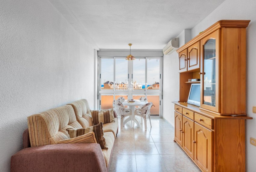 Wederverkoop - APPARTEMENT -
TORREVIEJA - La Mata pueblo