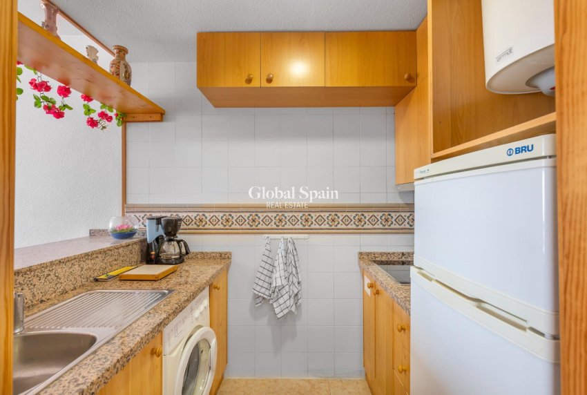 Wederverkoop - APPARTEMENT -
TORREVIEJA - La Mata pueblo
