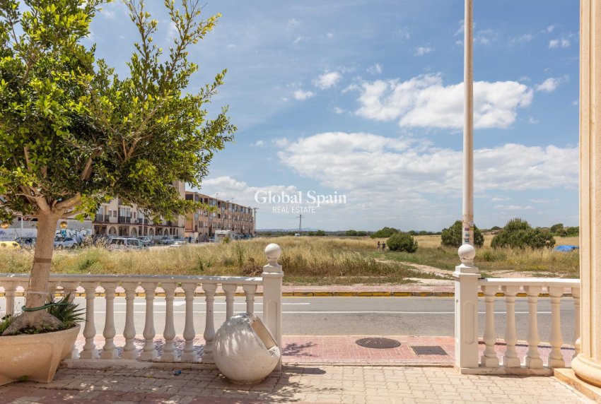 Wederverkoop - APPARTEMENT -
TORREVIEJA - La Mata pueblo