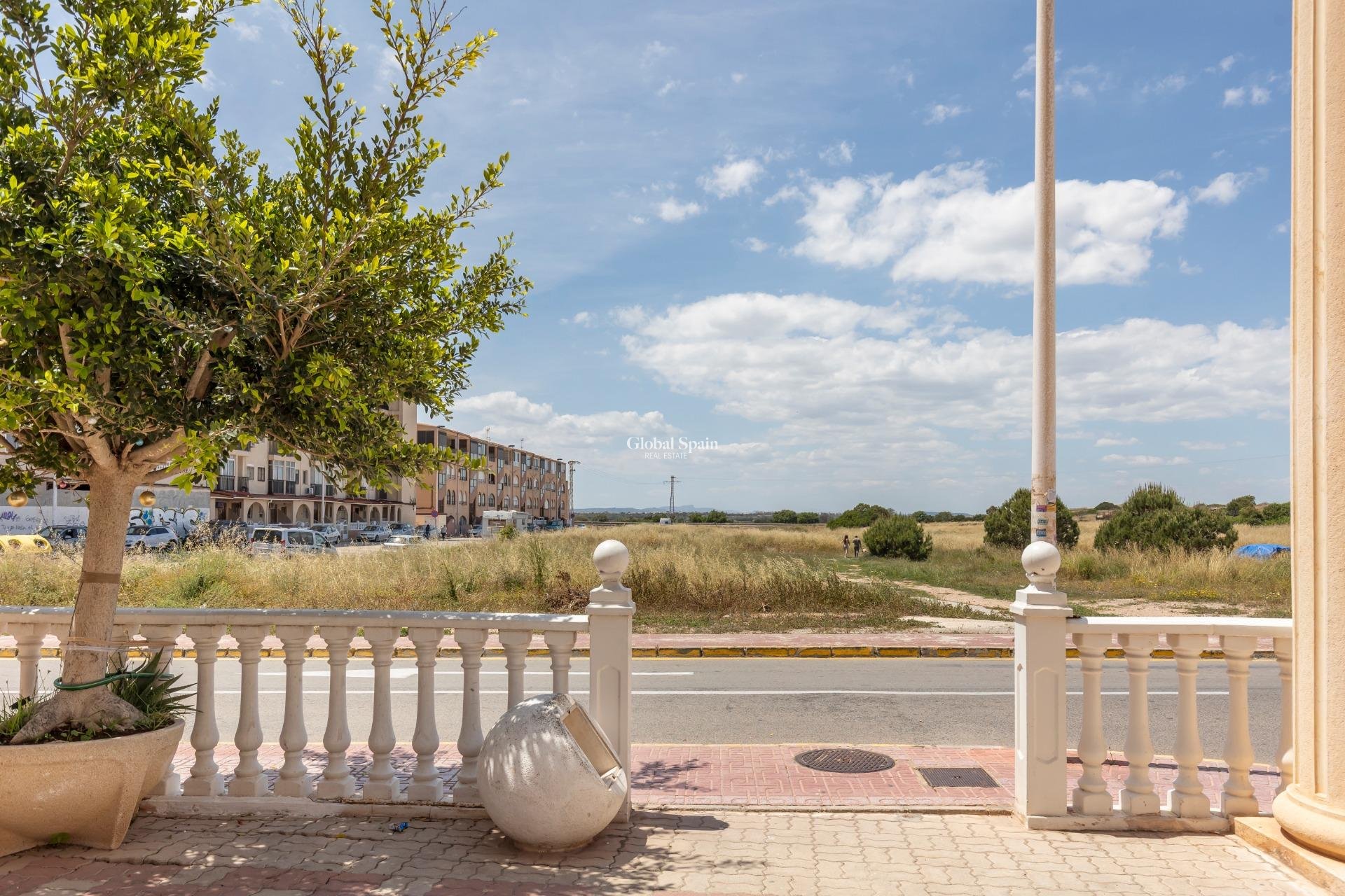 Wederverkoop - APPARTEMENT -
TORREVIEJA - La Mata pueblo