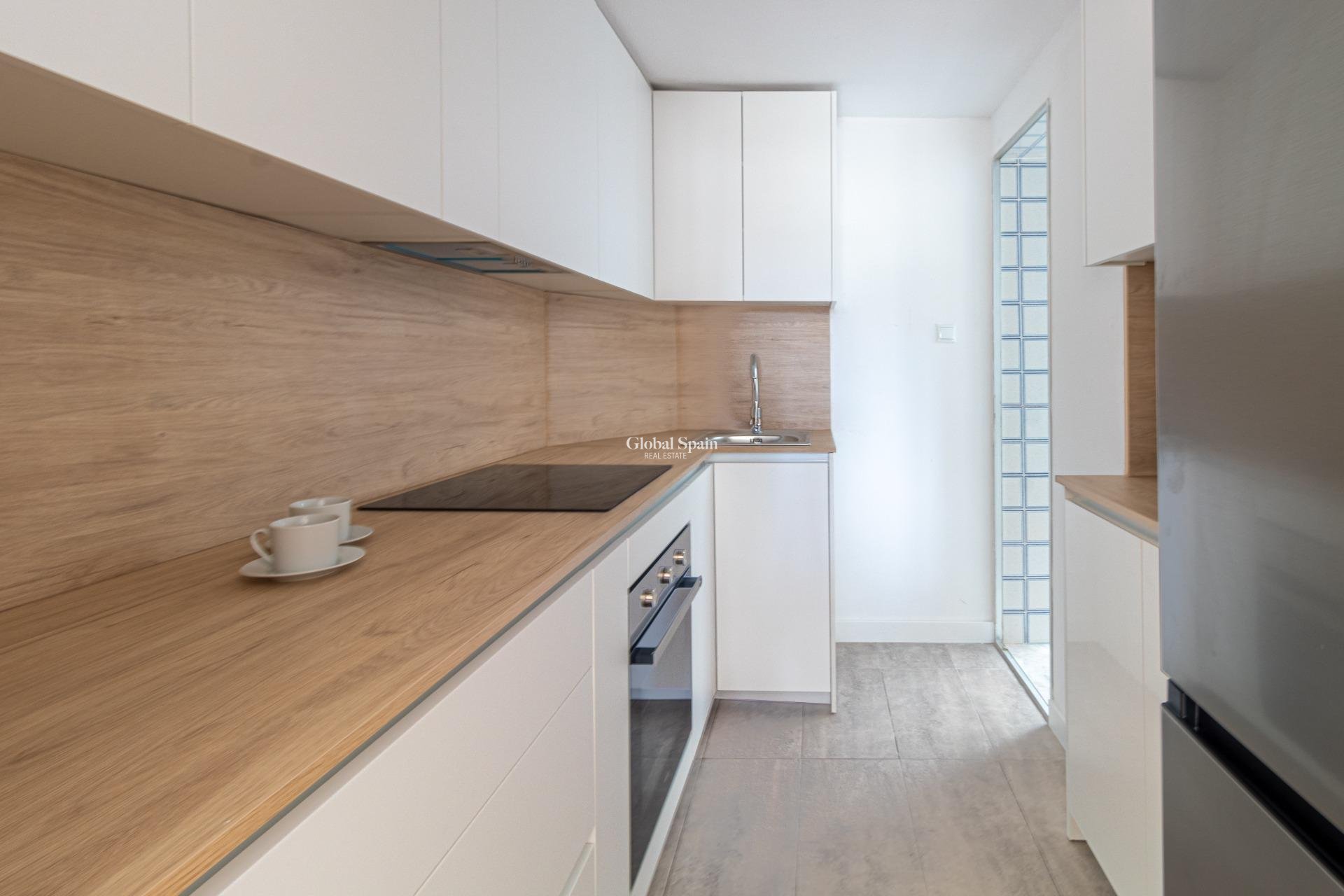 Wederverkoop - APPARTEMENT -
TORREVIEJA - La Mata pueblo