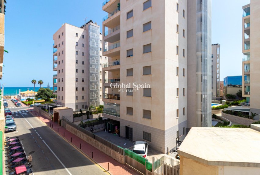 Wederverkoop - APPARTEMENT -
TORREVIEJA - La Mata pueblo