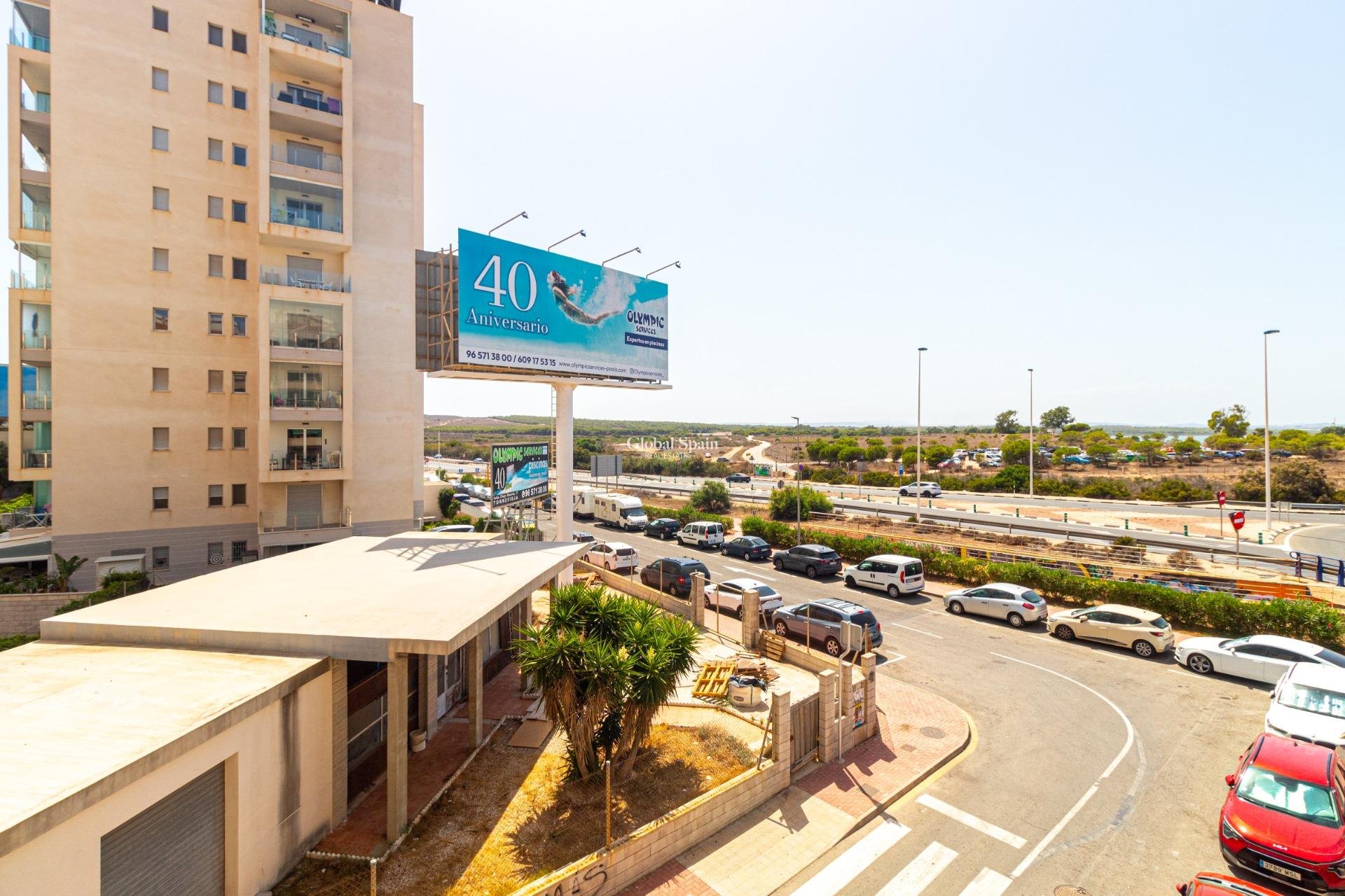 Wederverkoop - APPARTEMENT -
TORREVIEJA - La Mata pueblo