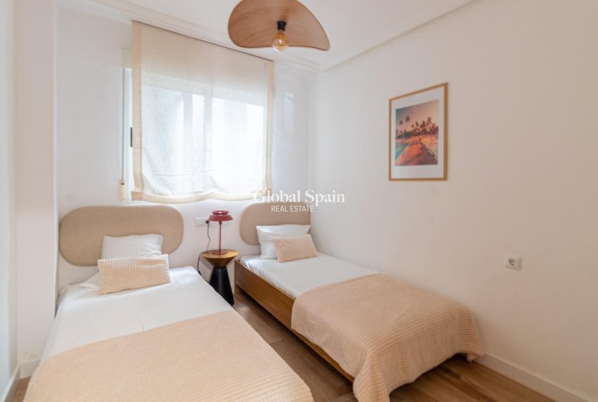 Wederverkoop - APPARTEMENT -
TORREVIEJA - La Mata pueblo