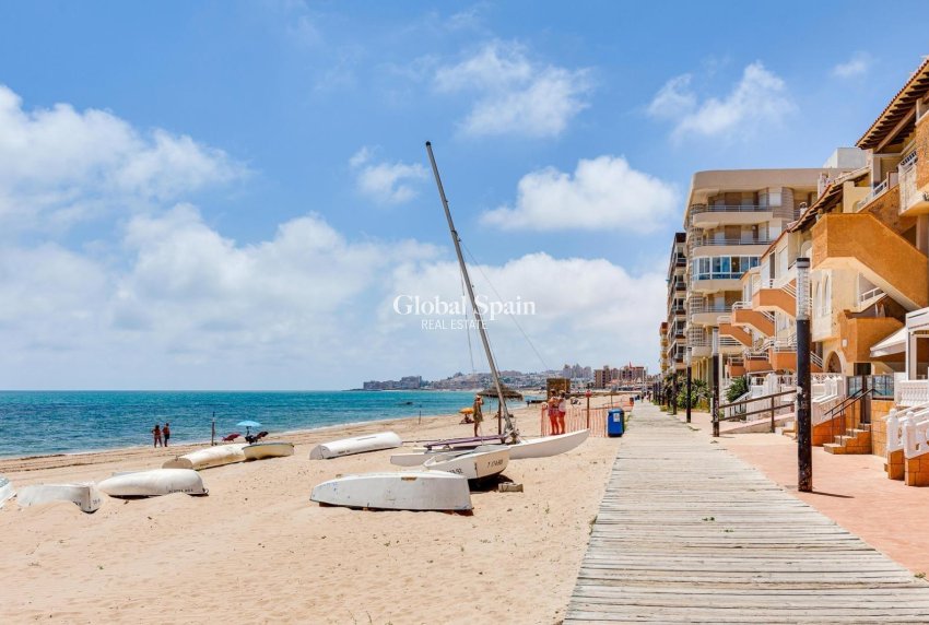 Wederverkoop - APPARTEMENT -
TORREVIEJA - La Mata pueblo